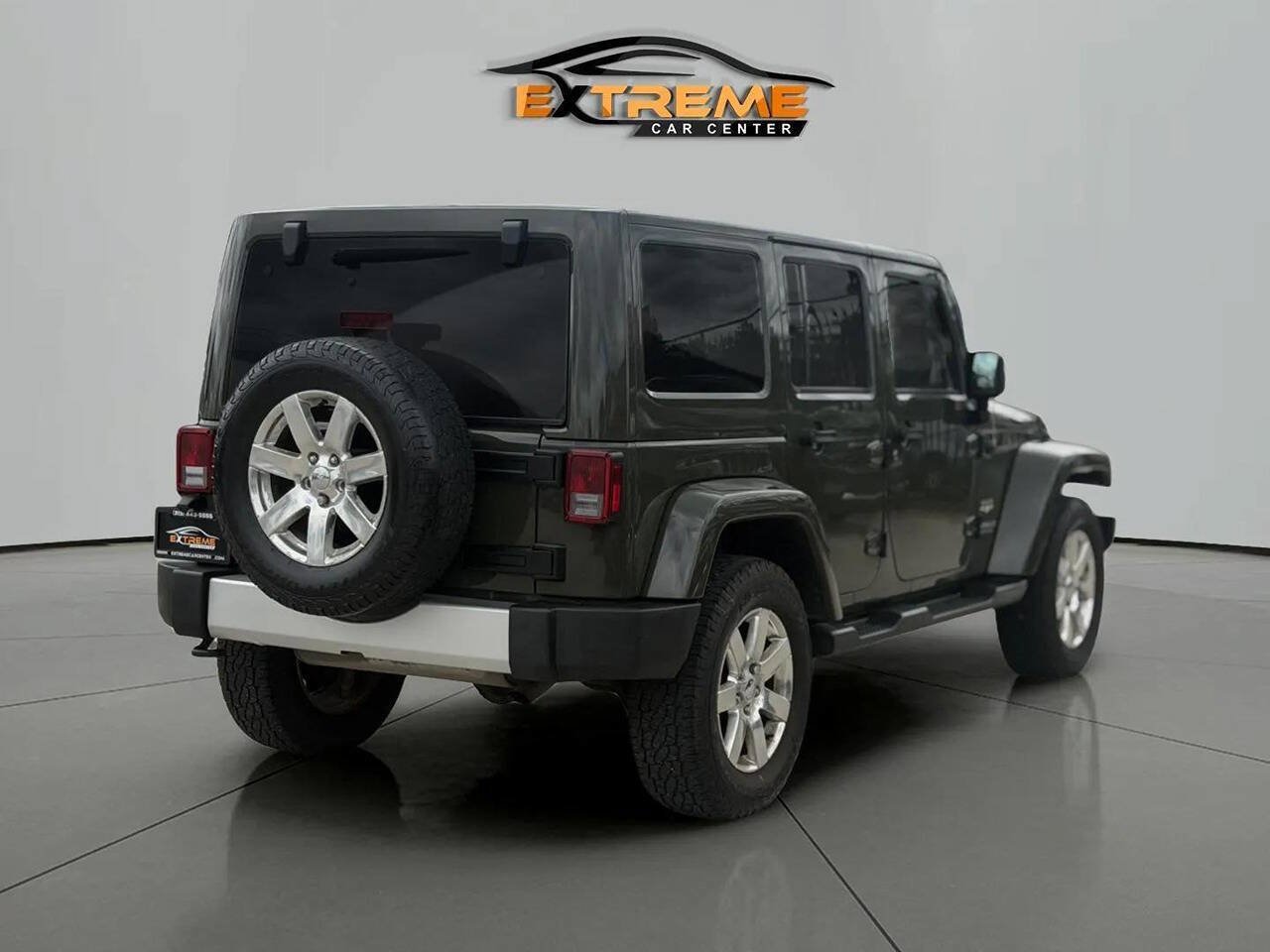 Used 2015 Jeep Wrangler Unlimited Sahara w/ Connectivity Group AWD/4WD image 7