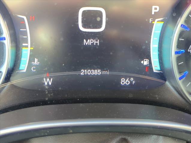 Used 2019 Chrysler Pacifica Touring-L Plus w/ Advanced Safetytec Group FWD image 6