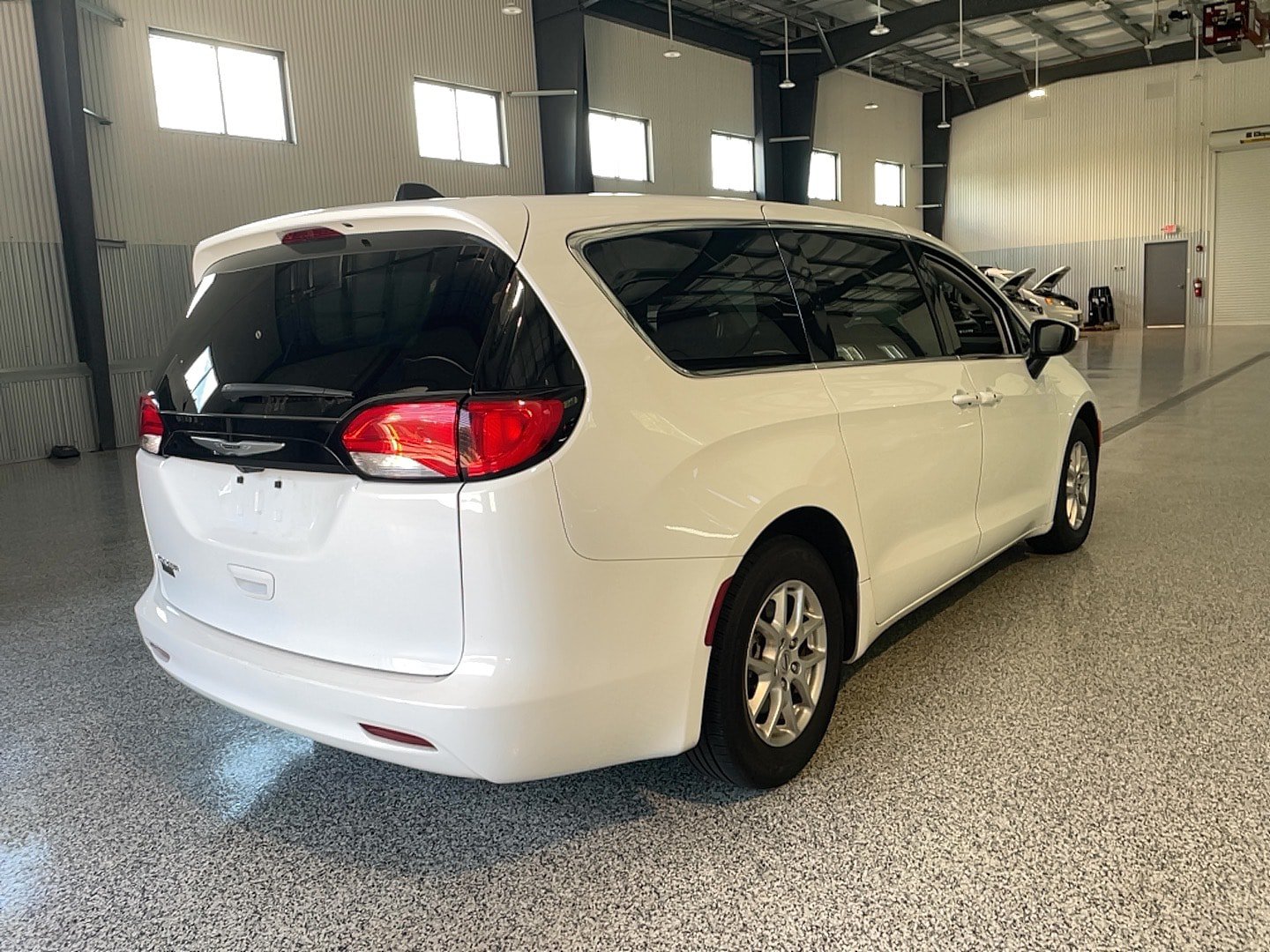 Used 2023 Chrysler Voyager LX FWD image 16