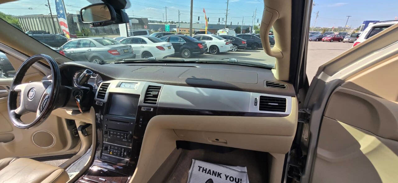 Used 2009 Cadillac Escalade ESV AWD image 35