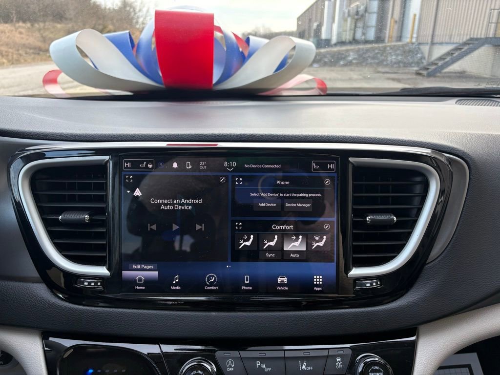 Used 2023 Chrysler Pacifica Touring-L image 33