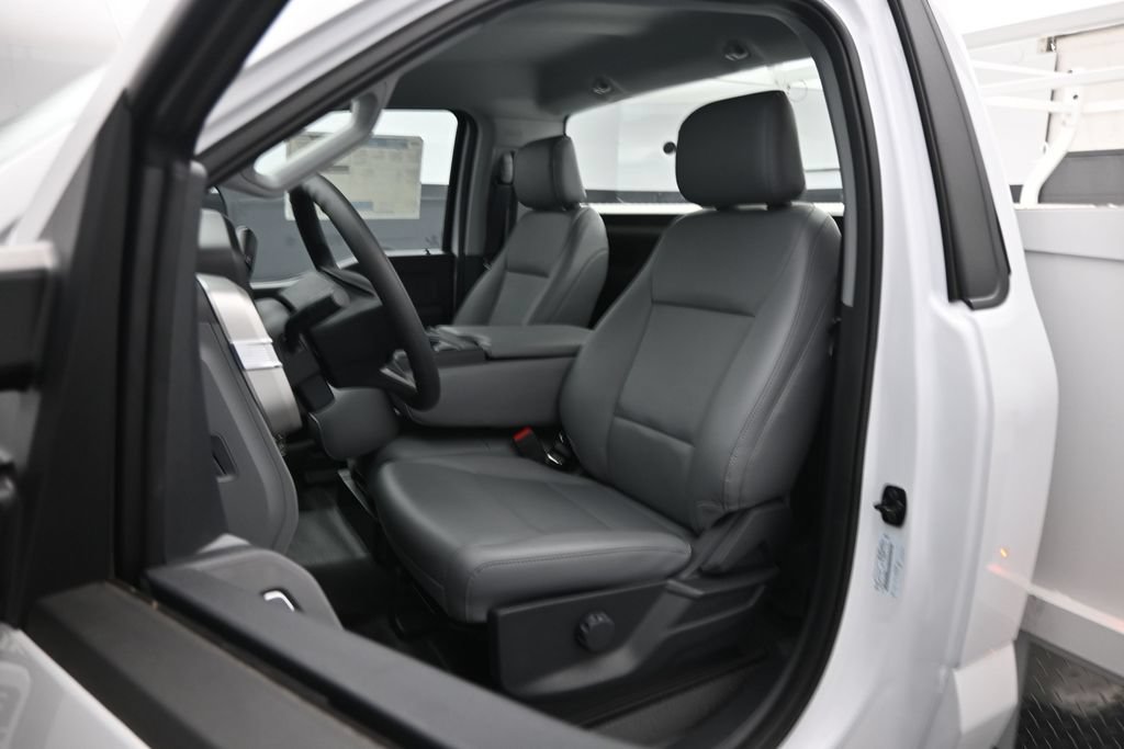 New 2026 Ford F350 XL w/ XL Chrome Package RWD image 8