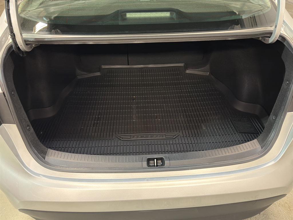 Used 2023 Toyota Corolla LE image 30