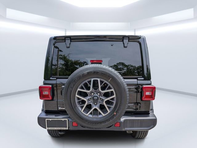 Used 2025 Jeep Wrangler Unlimited Sahara AWD/4WD image 4