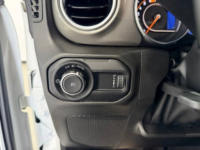 Used 2023 Jeep Wrangler Unlimited Sahara w/ Cold Weather Group AWD/4WD image 10
