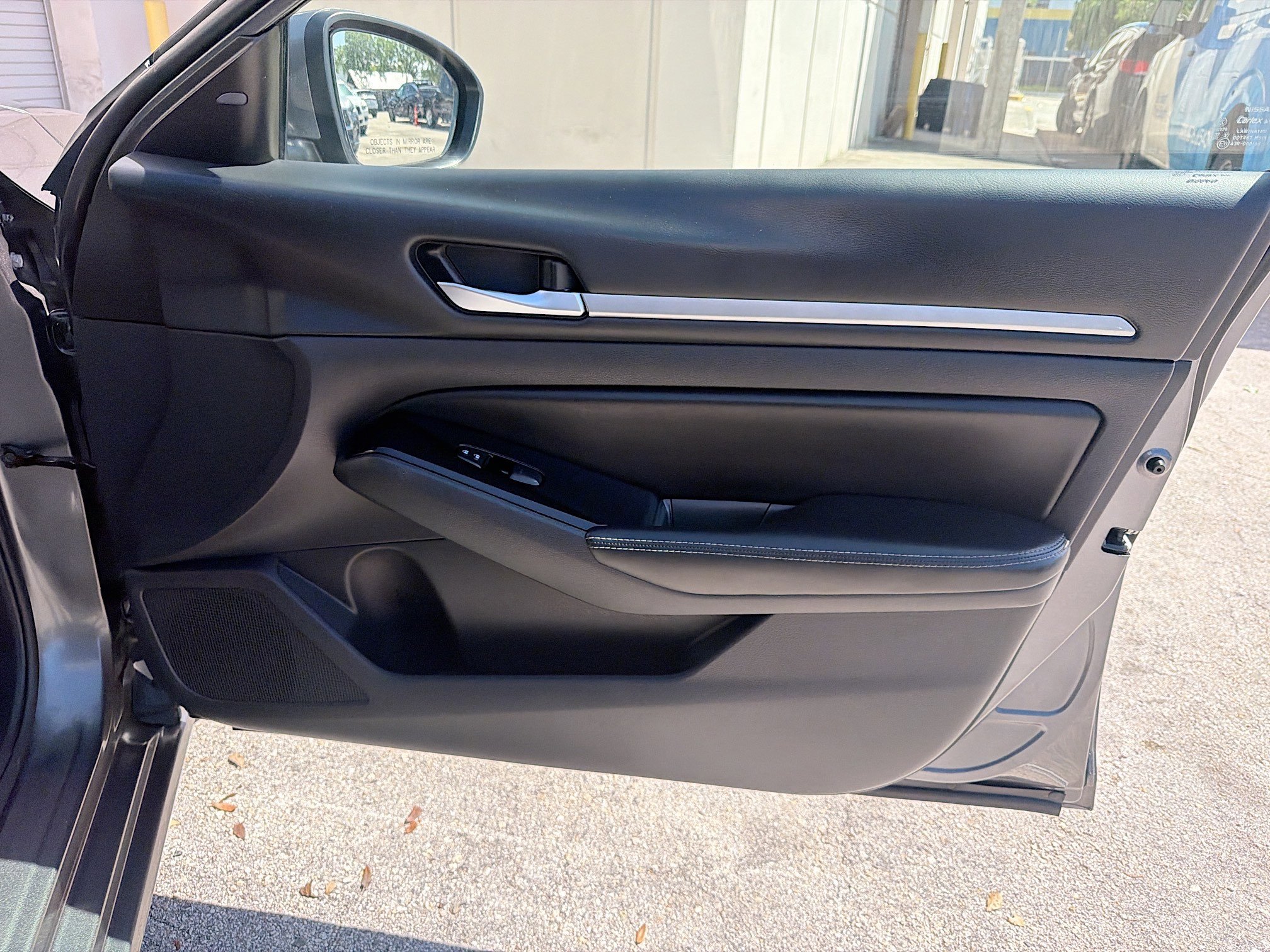 Used 2023 Nissan Altima 2.5 SV FWD image 31