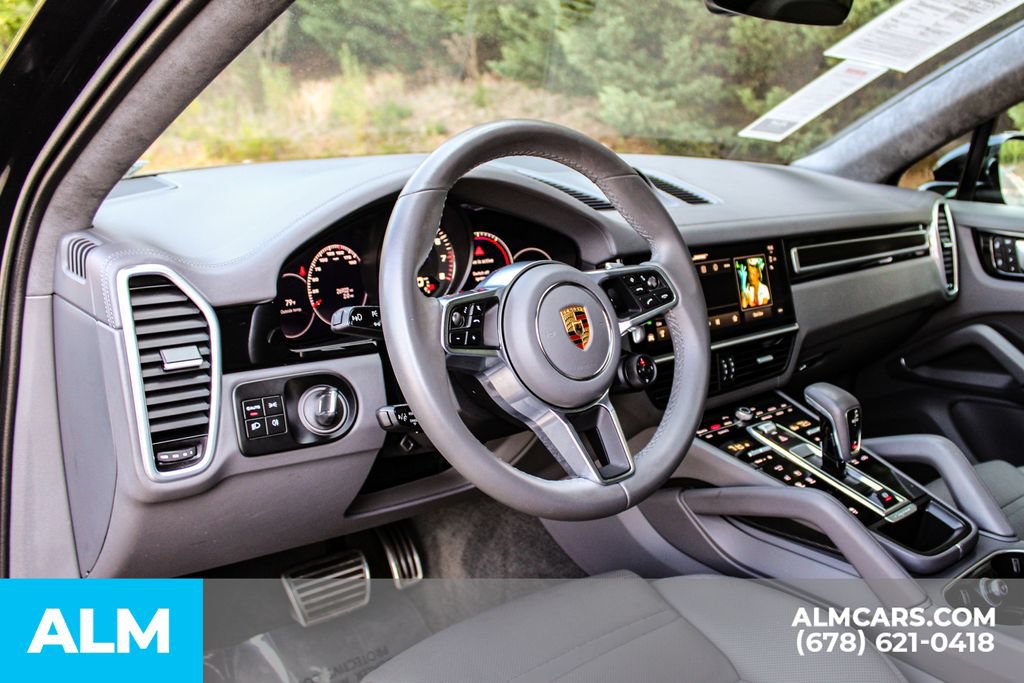 Used 2022 Porsche Cayenne GTS AWD/4WD image 23