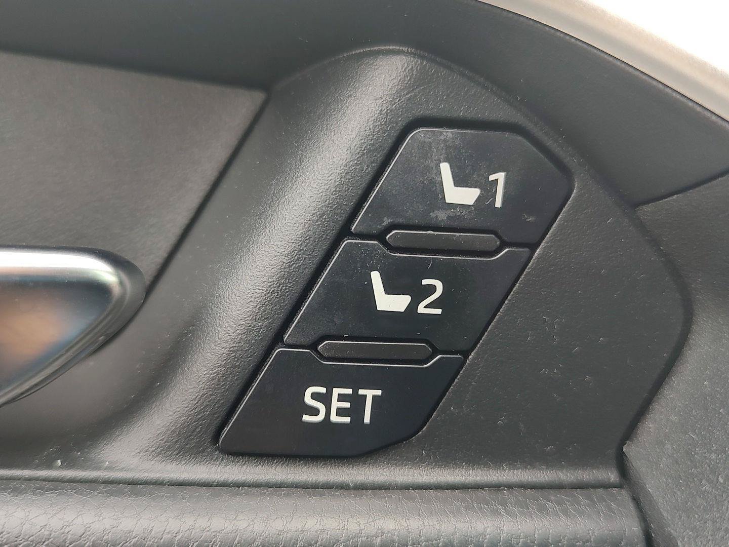 Used 2022 Toyota RAV4 XLE Premium AWD/4WD image 18