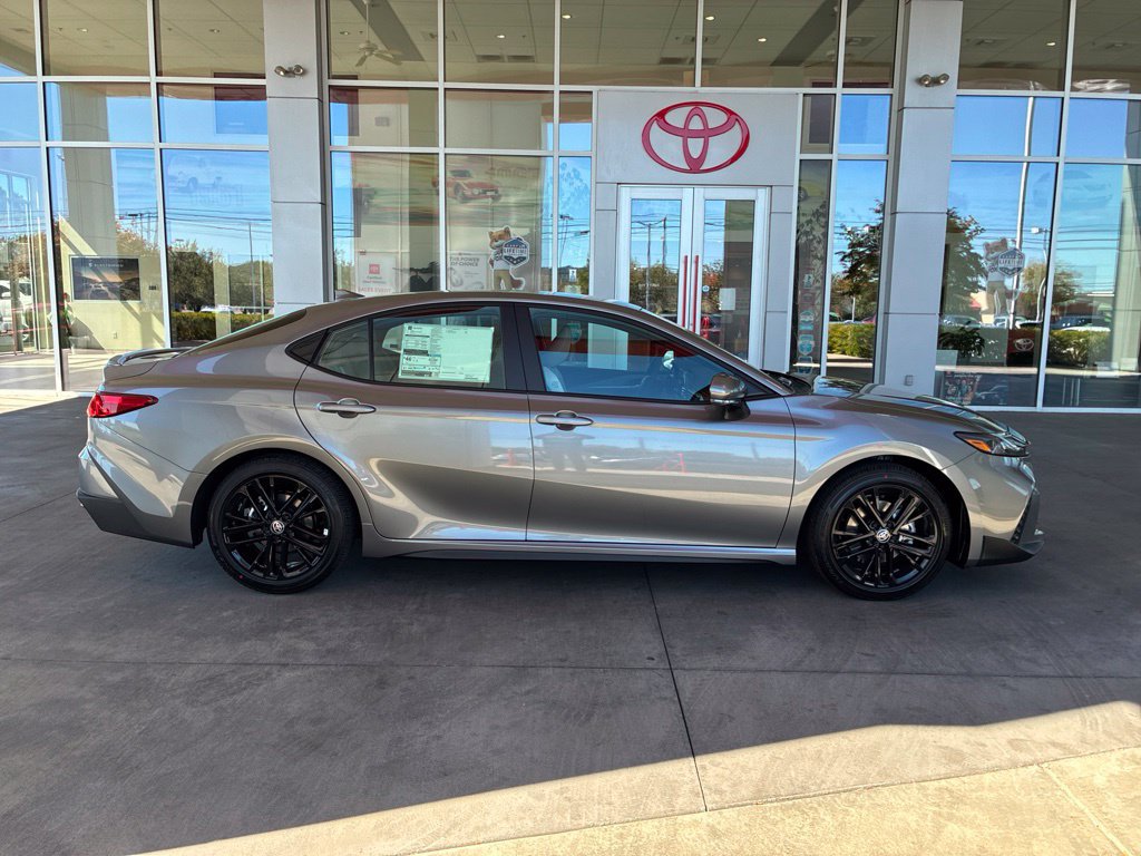 New 2026 Toyota Camry SE FWD image 5