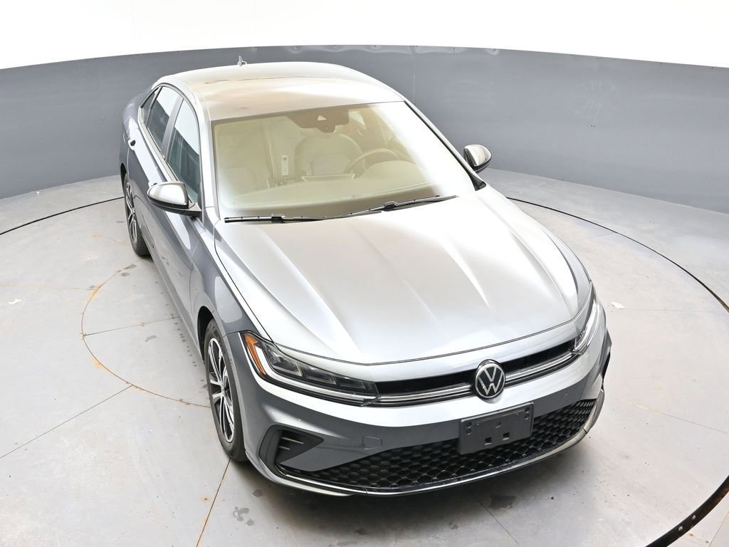 Used 2025 Volkswagen Jetta Sport image 42