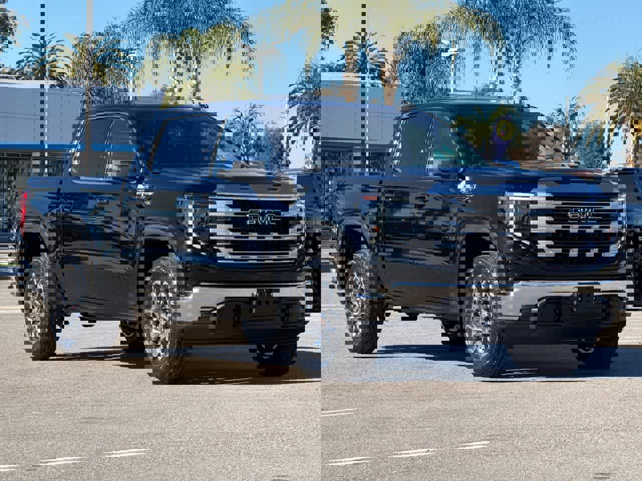 New 2026 GMC Sierra 1500 SLE w/ LPO, Black Badging Package image 15