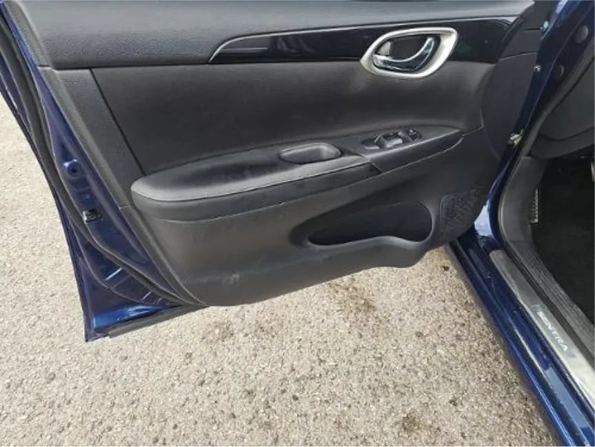 Used 2019 Nissan Sentra SV w/ Special Edition Package FWD image 9