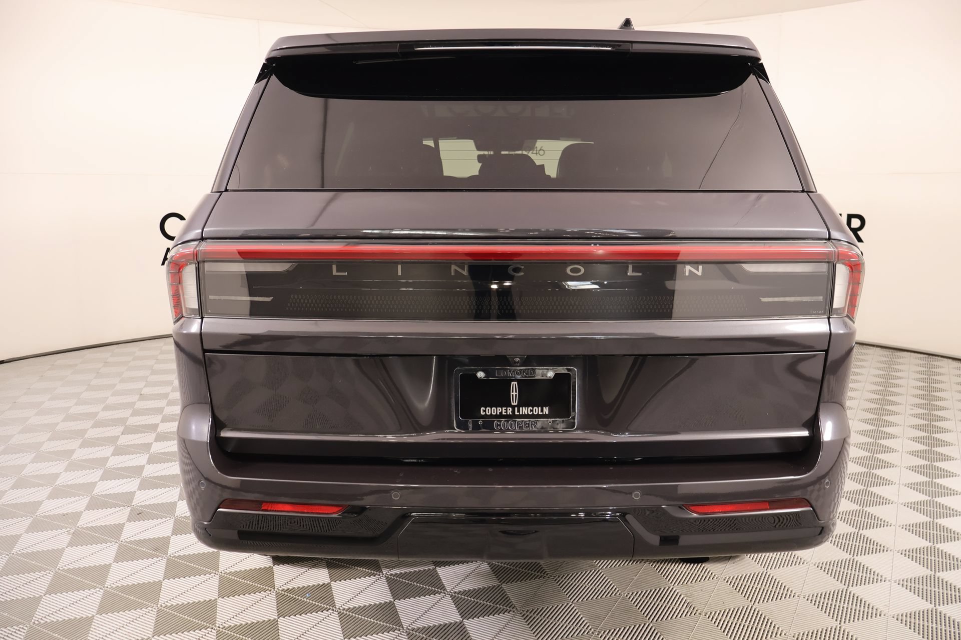 Used 2025 Lincoln Navigator Reserve w/ Jet Appearance Package AWD/4WD image 25
