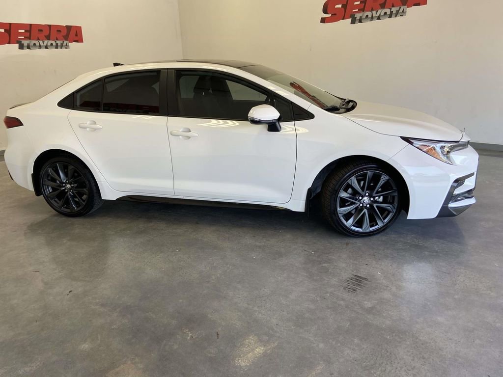 Used 2025 Toyota Corolla XSE image 2