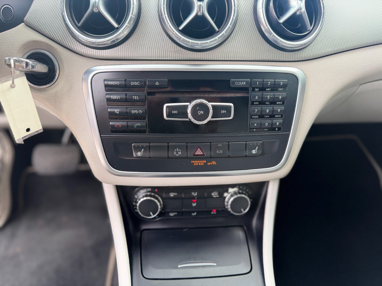 Used 2014 Mercedes-Benz CLA 250 4MATIC image 18