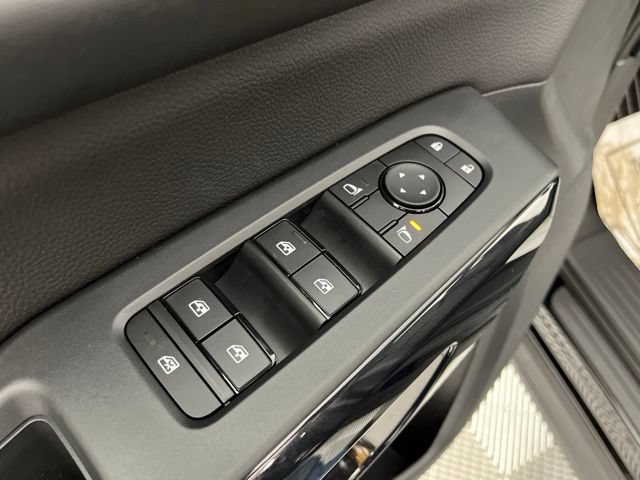 New 2026 Nissan Pathfinder SV FWD image 32