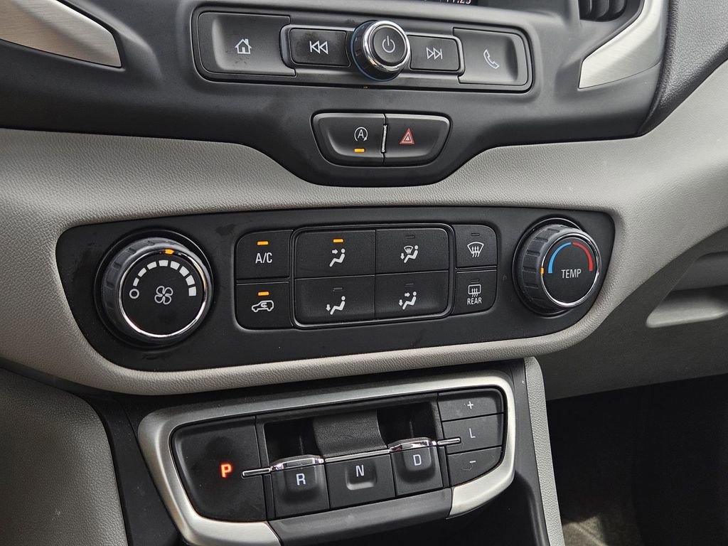 Used 2024 GMC Terrain SLE FWD image 24