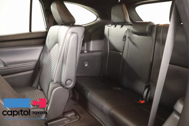 Used 2023 Toyota Highlander XSE AWD/4WD image 33