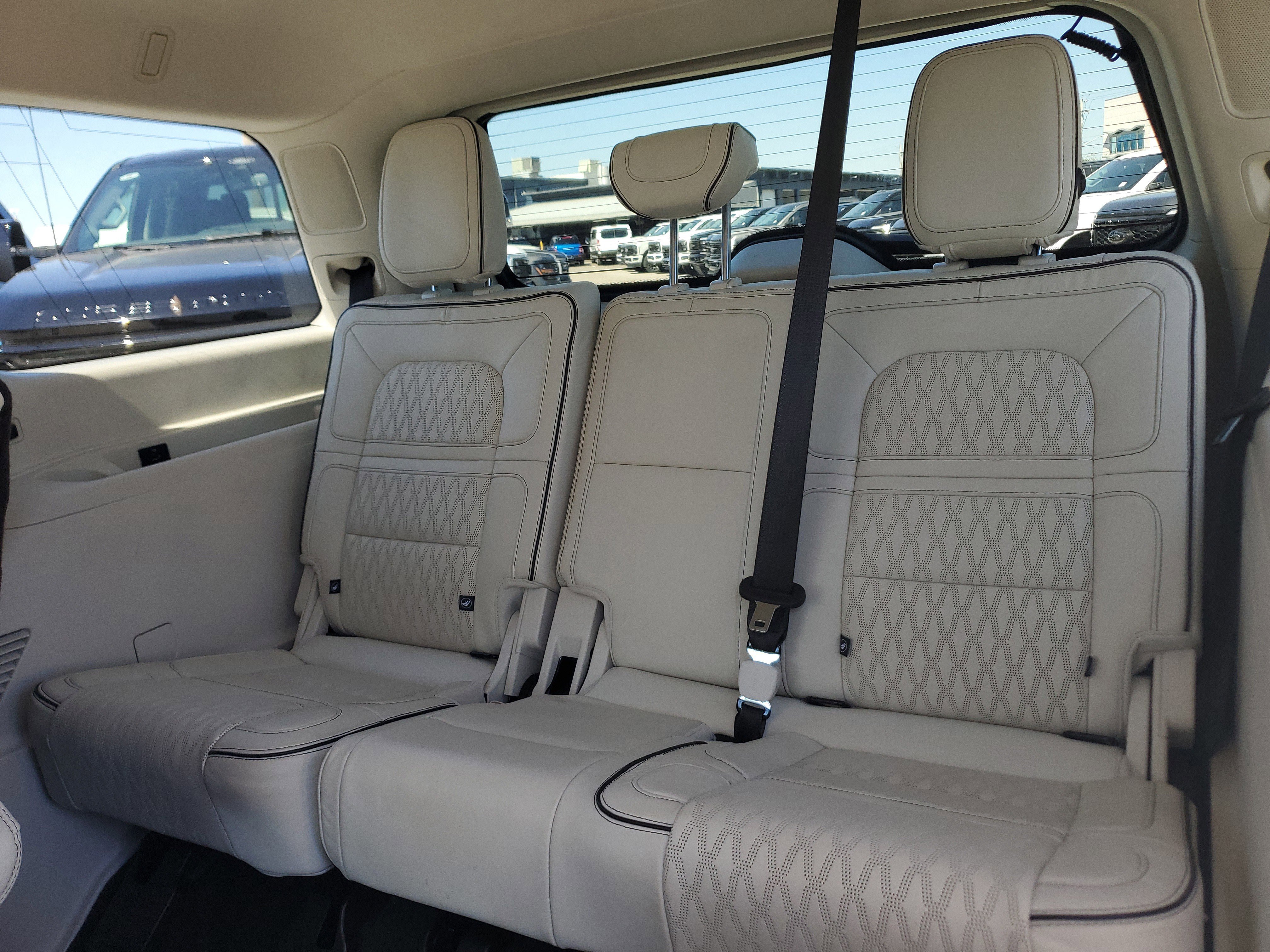 Used 2024 Lincoln Navigator Black Label image 16