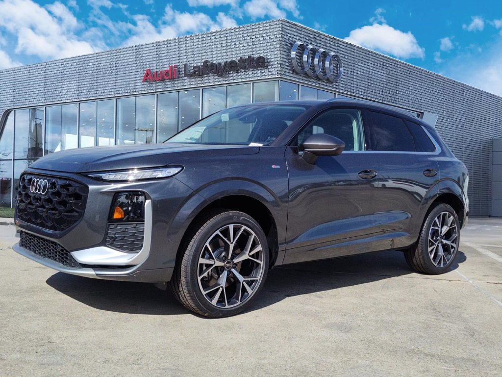 New 2026 Audi Q3 quattro 2.0T AWD/4WD image 1