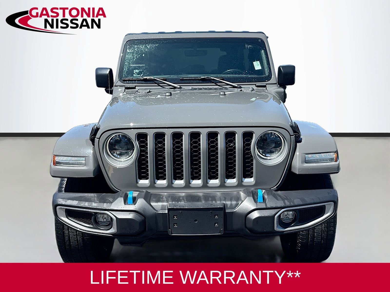 Used 2023 Jeep Wrangler Unlimited Sahara w/ Cold Weather Group AWD/4WD image 2