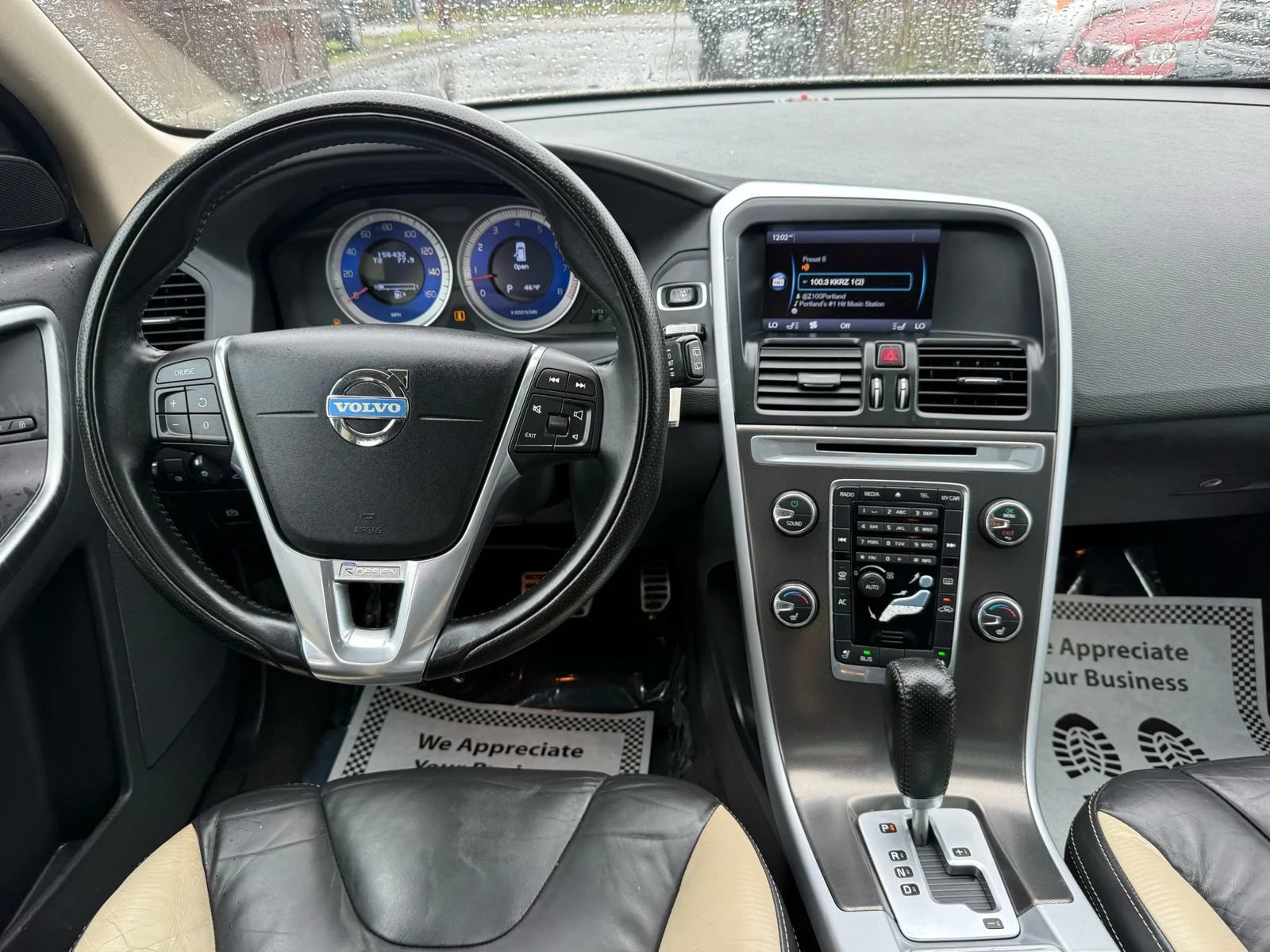 Used 2011 Volvo XC60 T6 R-Design w/ Convenience Pkg AWD/4WD image 17