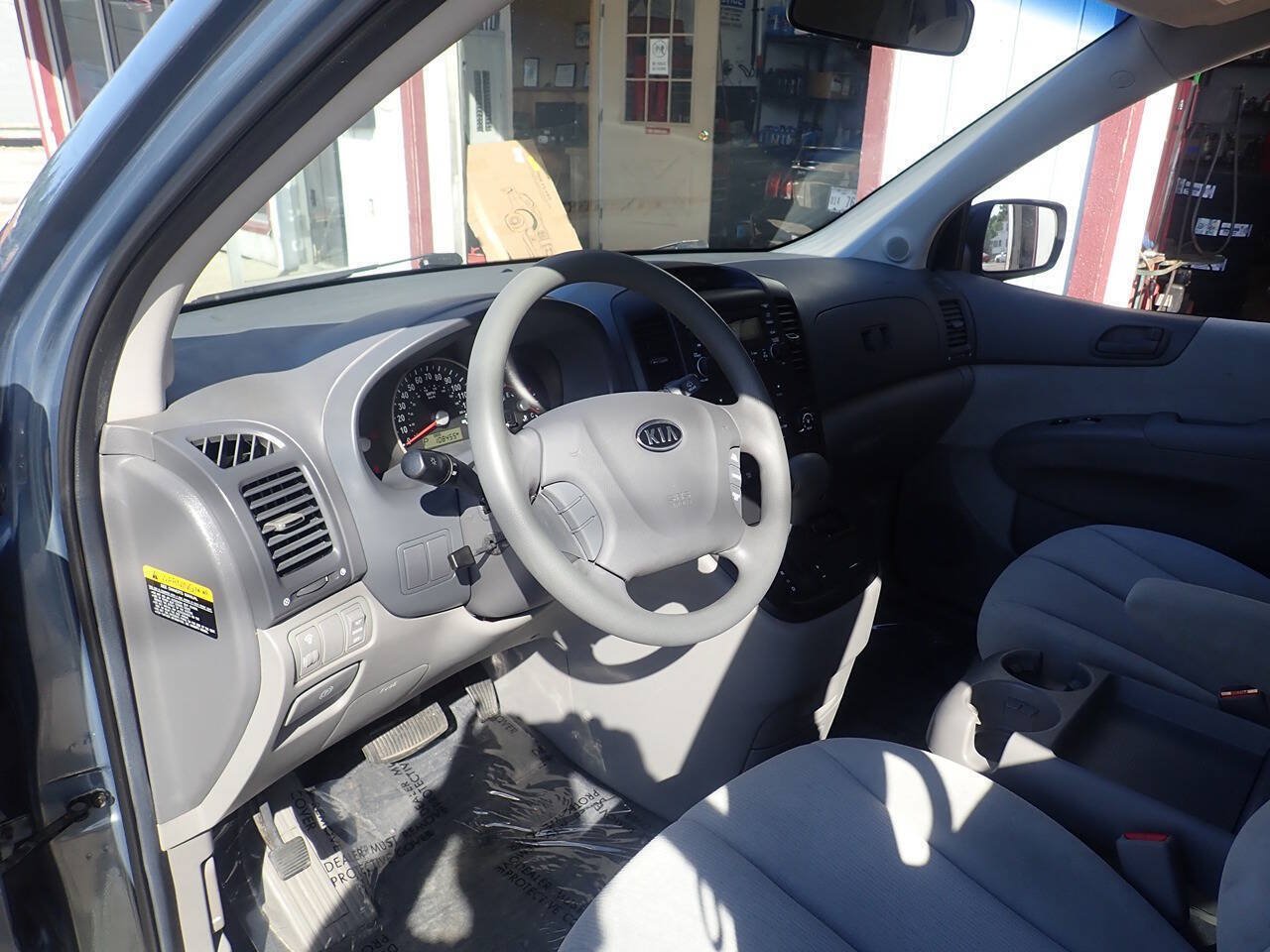 Used 2008 Kia Sedona LX FWD image 9