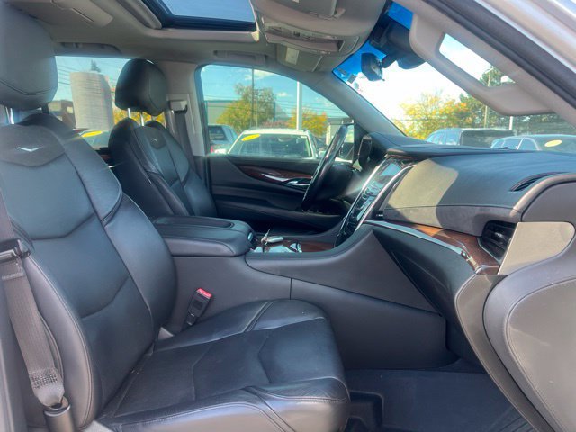 Used 2019 Cadillac Escalade Luxury AWD/4WD image 11