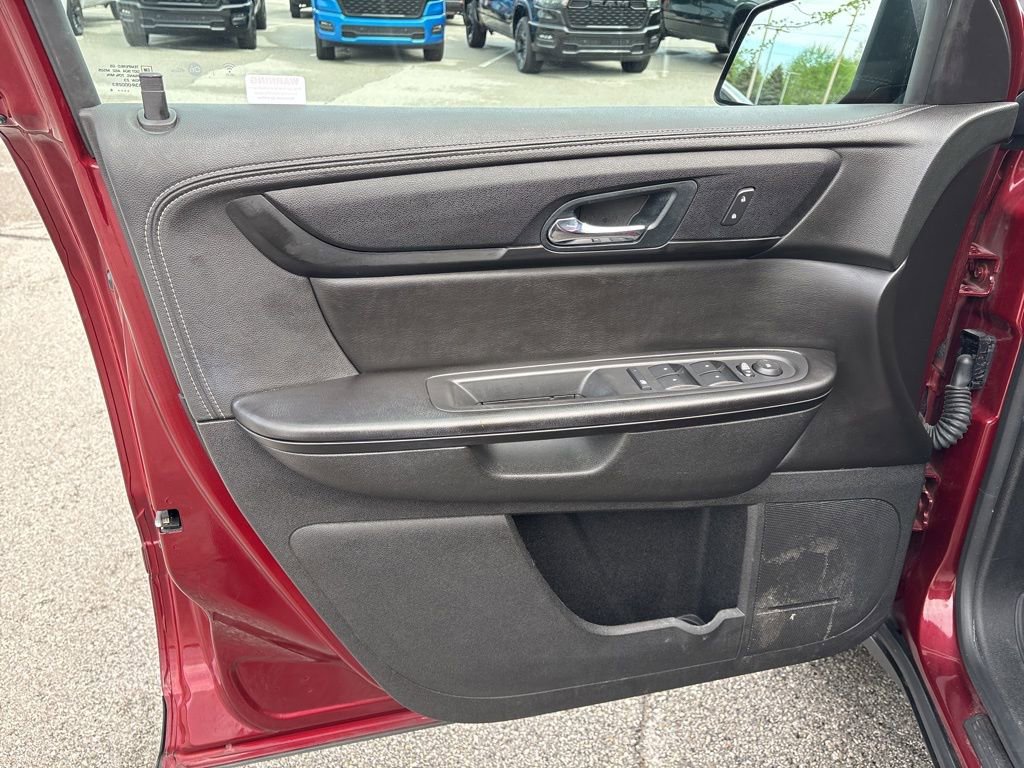 Used 2016 GMC Acadia SLE image 9