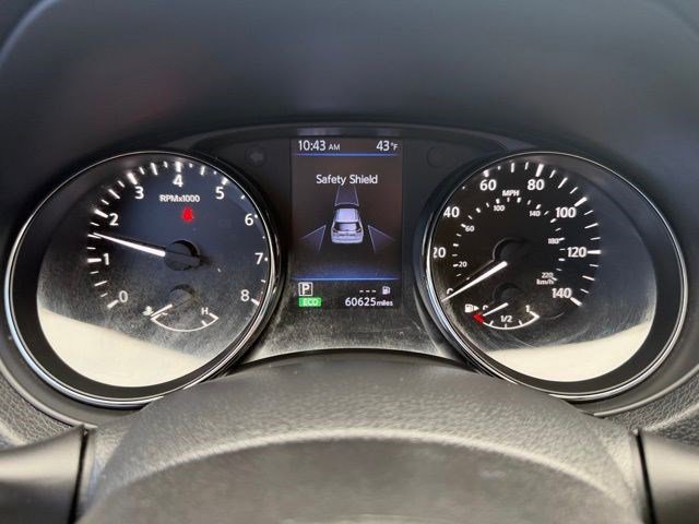 Used 2018 Nissan Rogue SV w/ Premium Package image 24