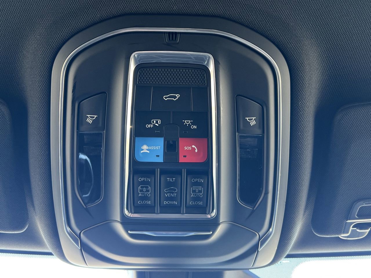 New 2025 Jeep Grand Cherokee L Limited AWD/4WD image 16