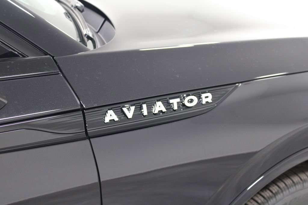 New 2025 Lincoln Aviator 2WD w/ Jet Appearance Package image 11