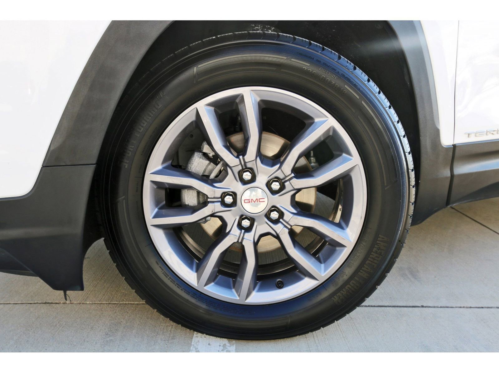 Used 2024 GMC Terrain SLT image 23