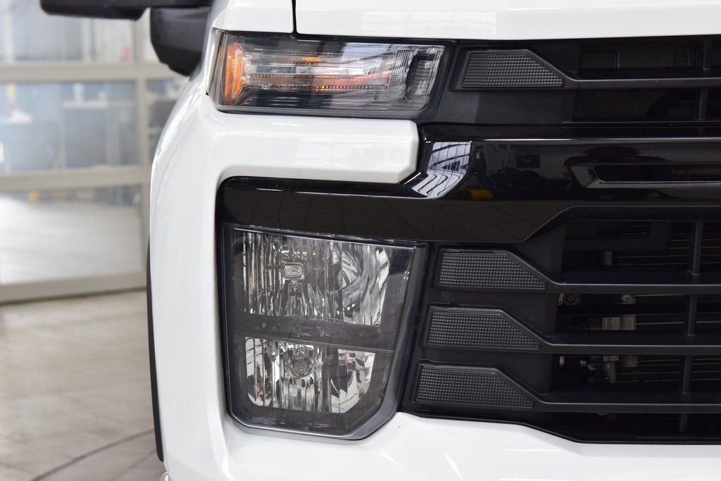 Used 2025 Chevrolet Silverado 3500 W/T w/ WT/CX Safety Package image 6