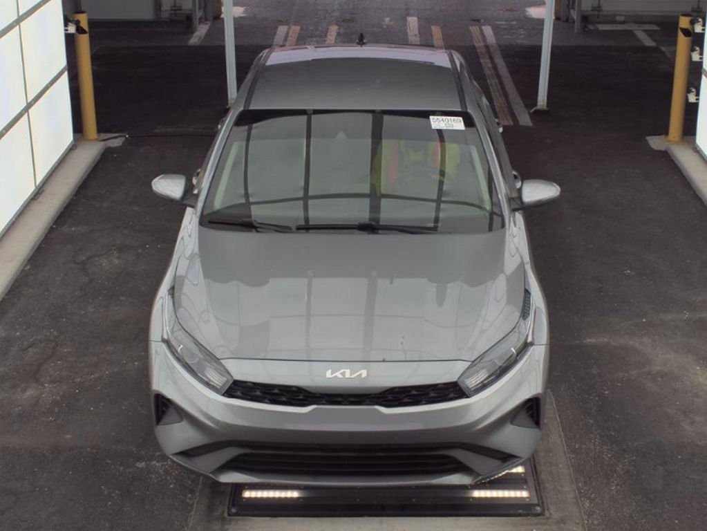 Used 2024 Kia Forte LXS w/ LXS Technology Package image 2
