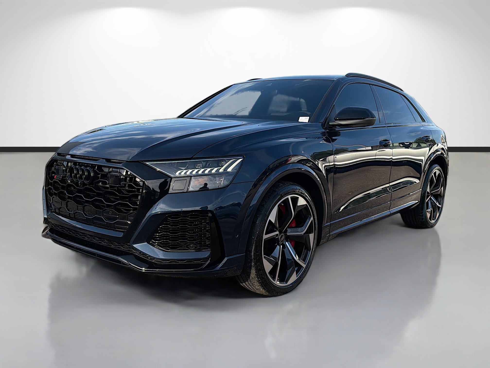 Used 2024 Audi RS Q8 w/ Black Optic Package image 7