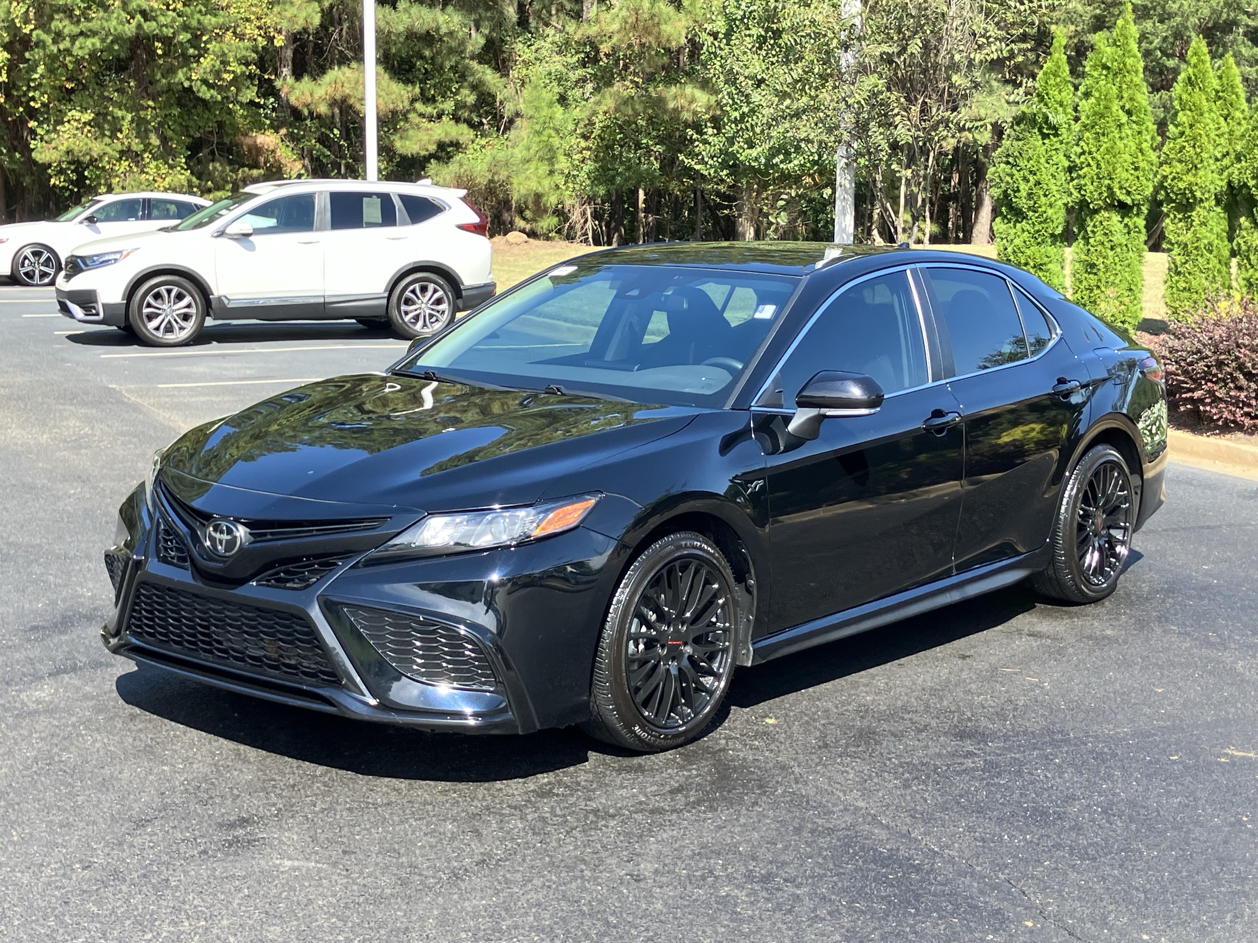 Used 2022 Toyota Camry SE FWD image 6
