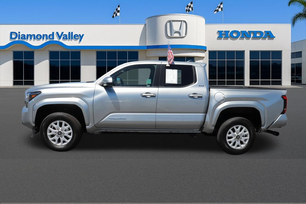 Used 2024 Toyota Tacoma SR5 AWD/4WD image 8