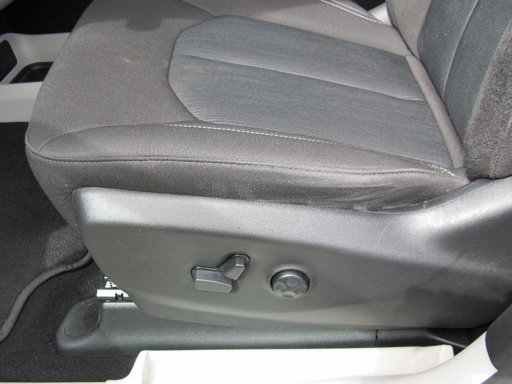 Used 2023 Chrysler Voyager LX image 19