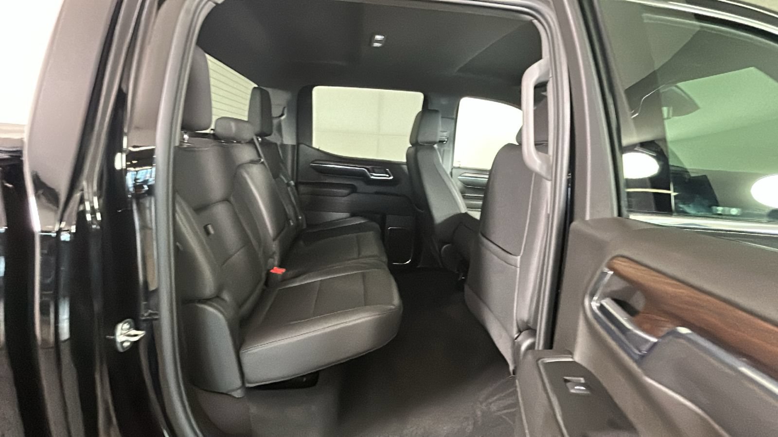 Used 2024 GMC Sierra 1500 SLT AWD/4WD image 35