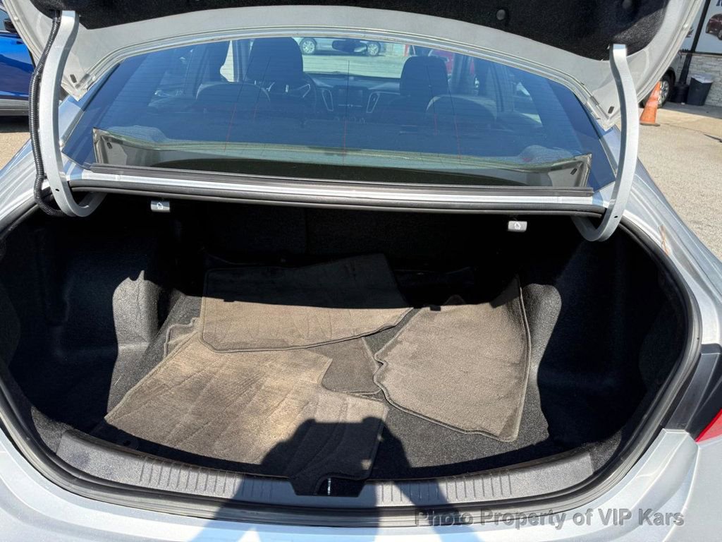 Used 2018 Chevrolet Malibu LS image 9