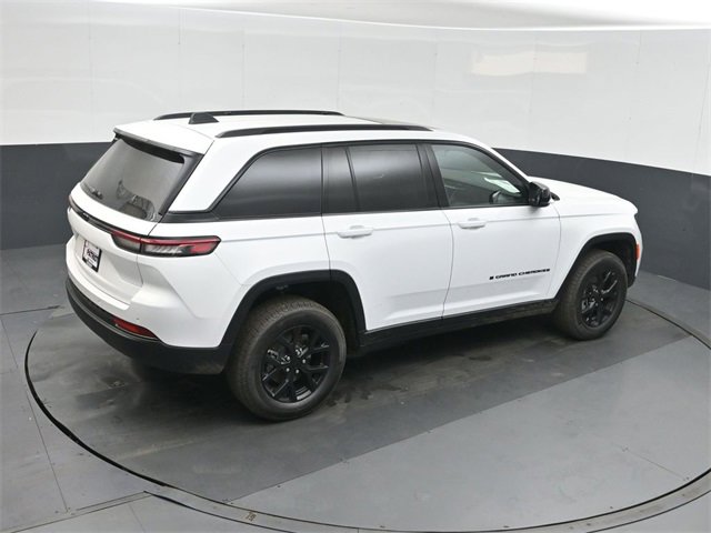 New 2025 Jeep Grand Cherokee Laredo image 31