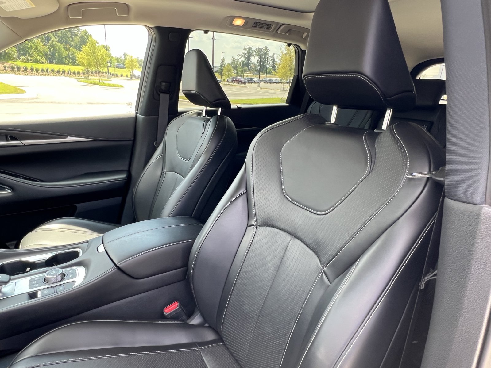 Used 2022 INFINITI QX60 Sensory w/ Cargo Package FWD image 15