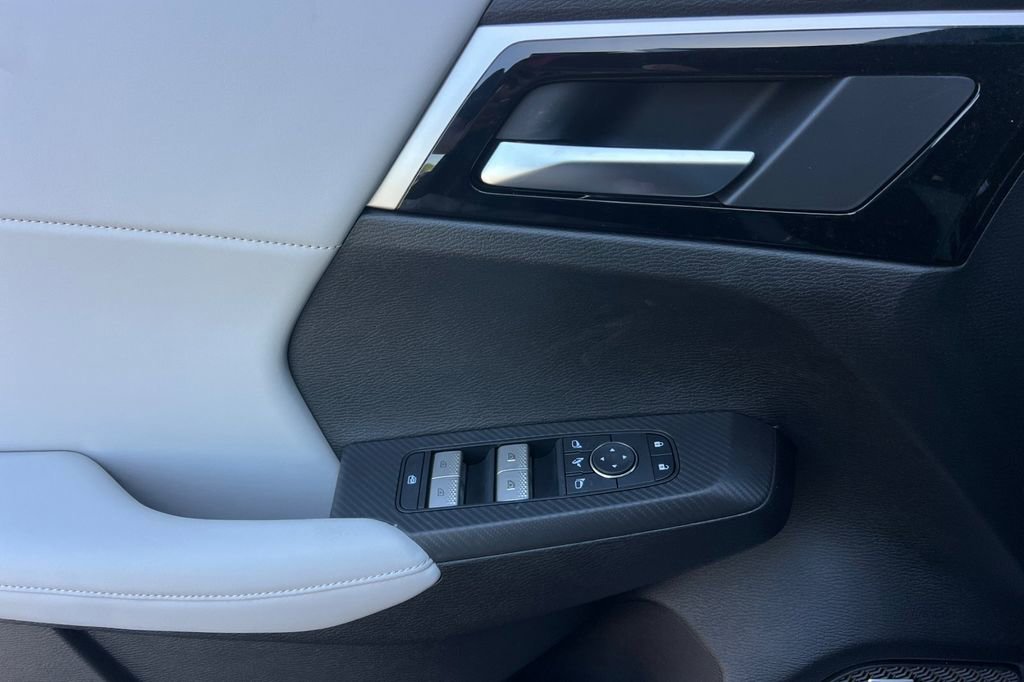 New 2026 Mitsubishi Outlander SE FWD image 12