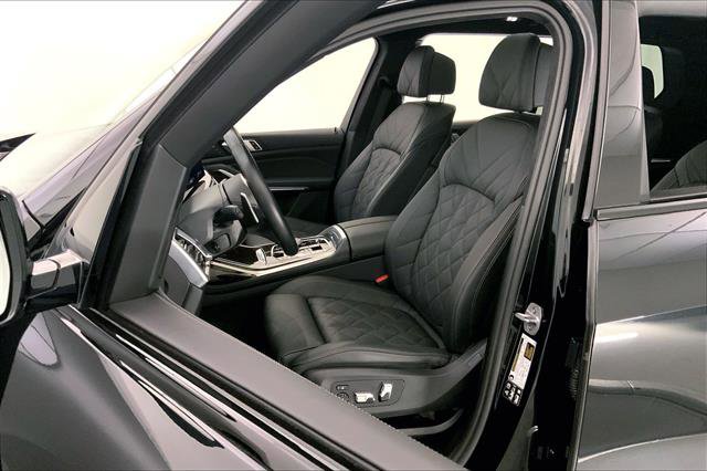 Certified 2024 BMW X7 xDrive40i w/ M Sport Package image 13