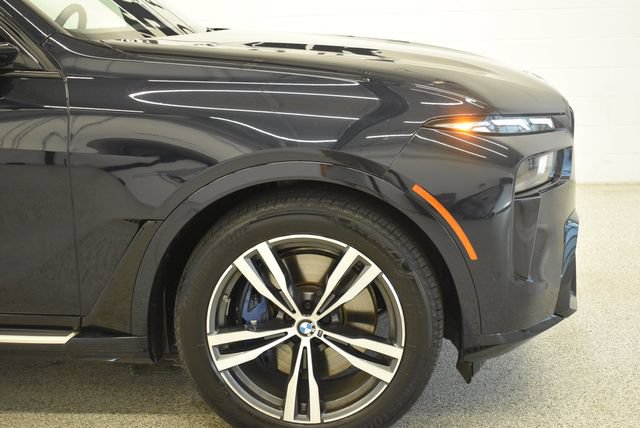 Used 2026 BMW X7 xDrive40i w/ M Sport Package AWD/4WD image 13