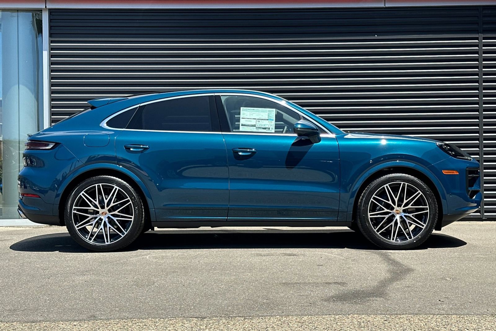 New 2025 Porsche Cayenne Coupe image 9