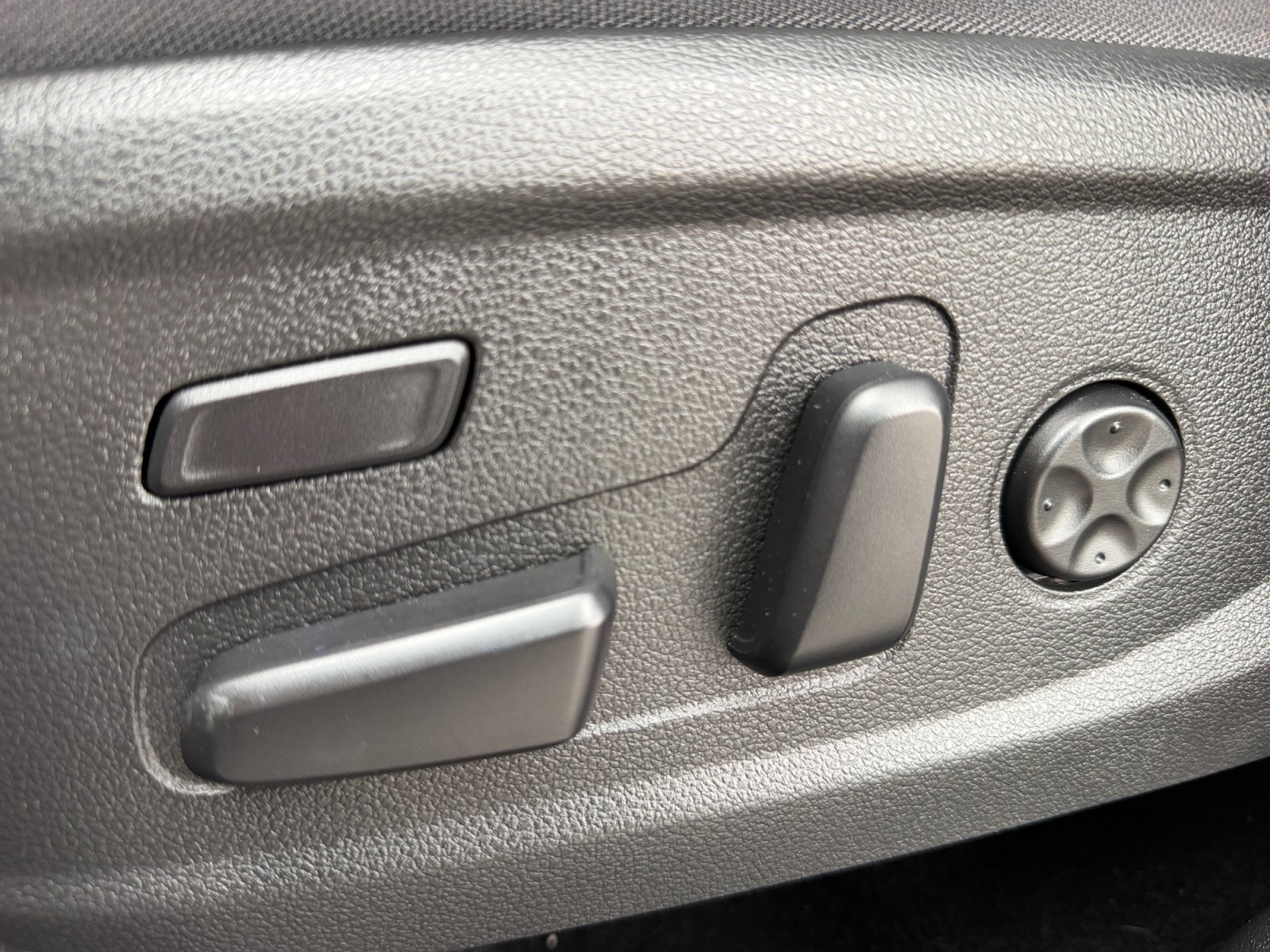 Used 2022 Hyundai Santa Fe Limited FWD image 14