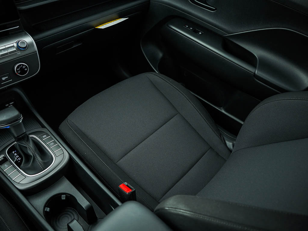 New 2027 Hyundai Kona SE AWD/4WD image 24