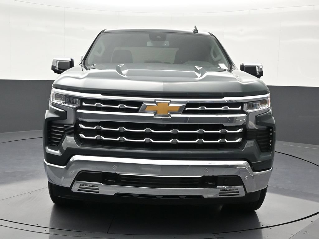 Used 2025 Chevrolet Silverado 1500 LTZ RWD image 8